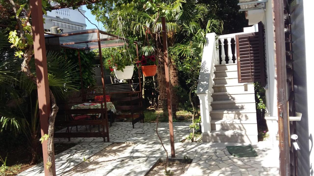 Apartments Karmelic Malinska Luaran gambar