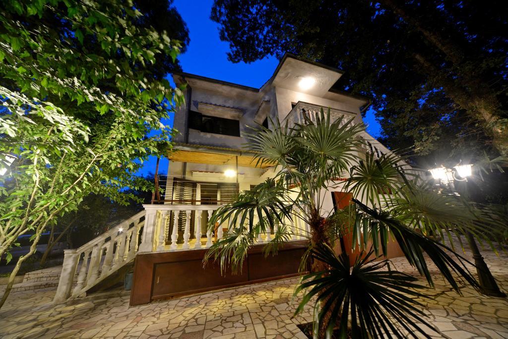 Apartments Karmelic Malinska Luaran gambar